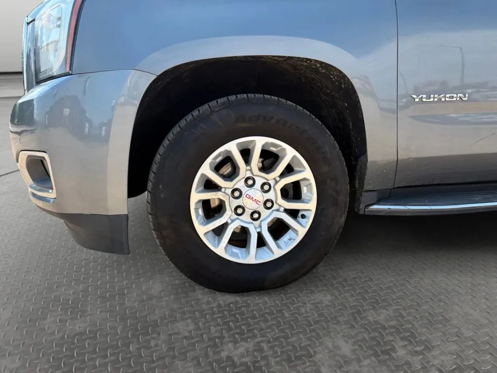 GMC Yukon photo 9