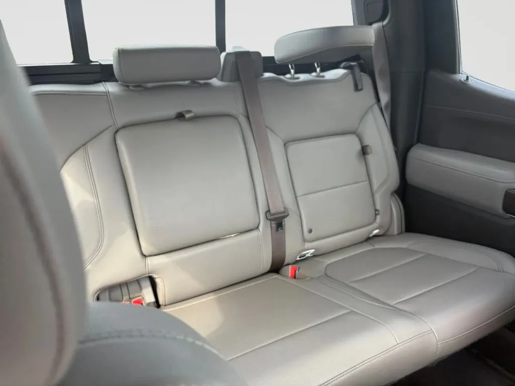 2019 GMC Sierra 1500 SLT - Photo 18