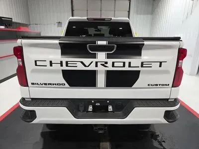 More photos of 2021 Chevrolet Silverado 1500 Crew Cab Custom Pickup 4D 5 3/4 ft at Lunde Auto Sales, MN