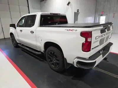 More photos of 2021 Chevrolet Silverado 1500 Crew Cab Custom Pickup 4D 5 3/4 ft at Lunde Auto Sales, MN