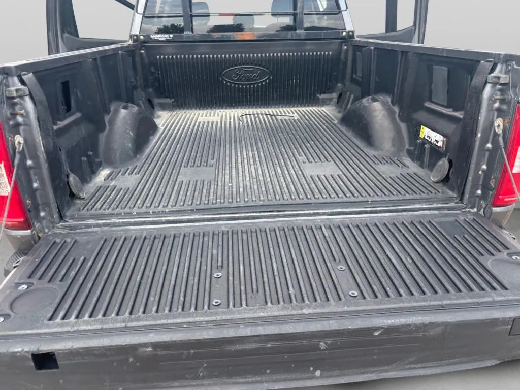 Ford F-150 photo 18