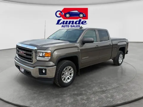 Brown 2015 GMC Sierra 1500 Crew Cab SLE Pickup 4D 6 1/2 ft for sale in Wadena, MN