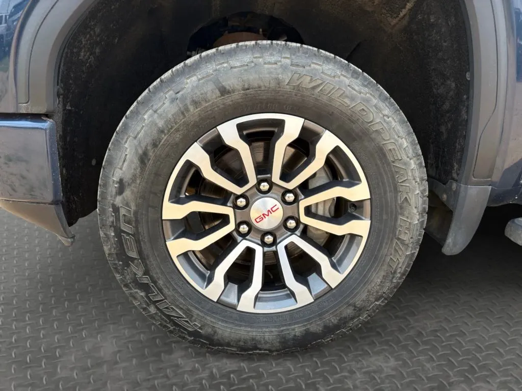 GMC Sierra photo 9