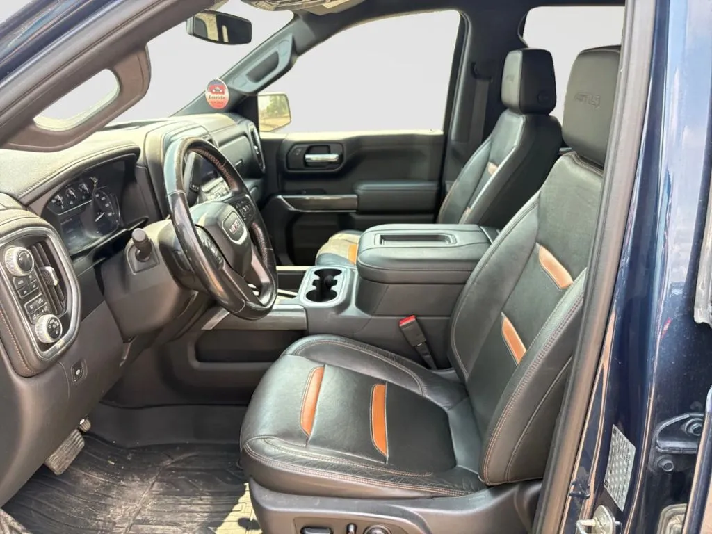 GMC Sierra photo 10