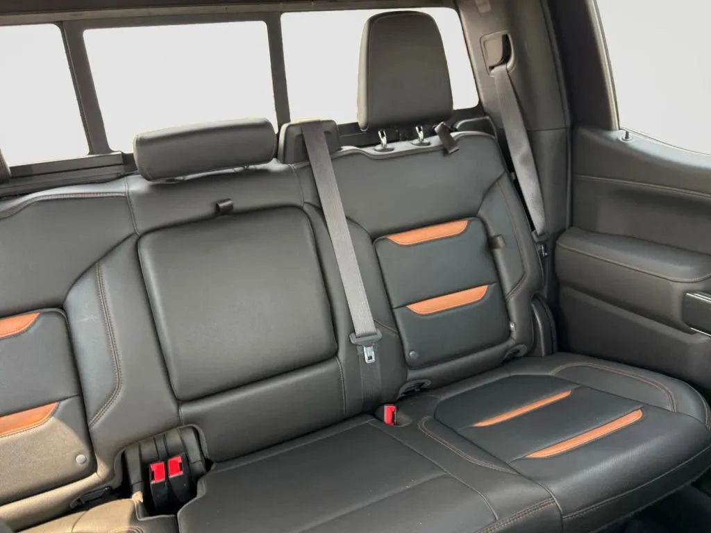 GMC Sierra photo 18
