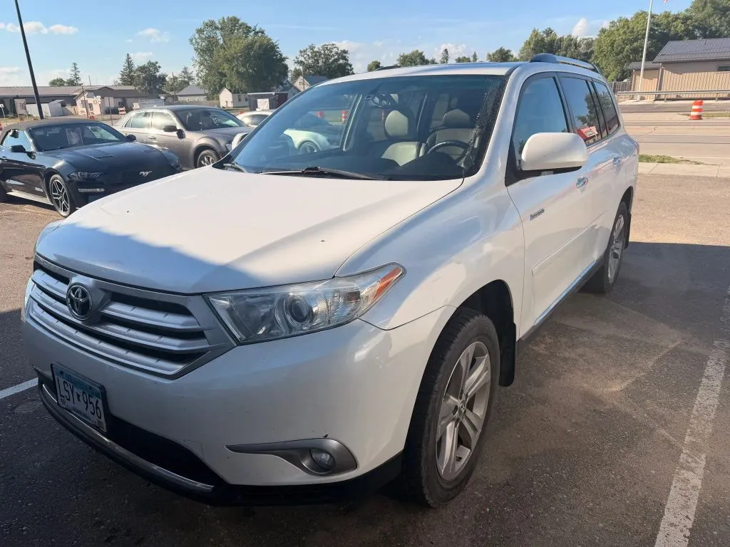 White 2012 Toyota Highlander Limited Sport Utility 4D for sale in Wadena, MN
