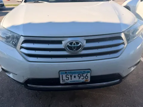 Photos of 2012 Toyota Highlander Limited Sport Utility 4D for sale in Wadena, MN at Lunde Auto Sales Center