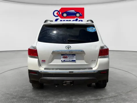 More photos of 2012 Toyota Highlander Limited Sport Utility 4D at Lunde Auto Sales Center, MN