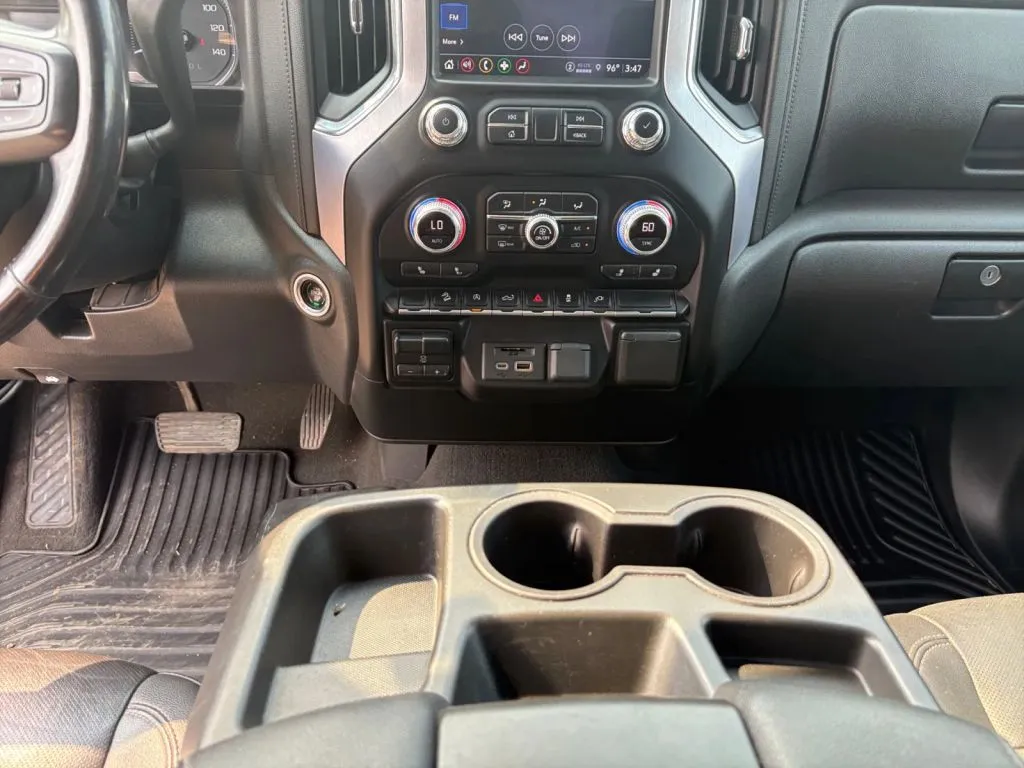 GMC Sierra photo 12