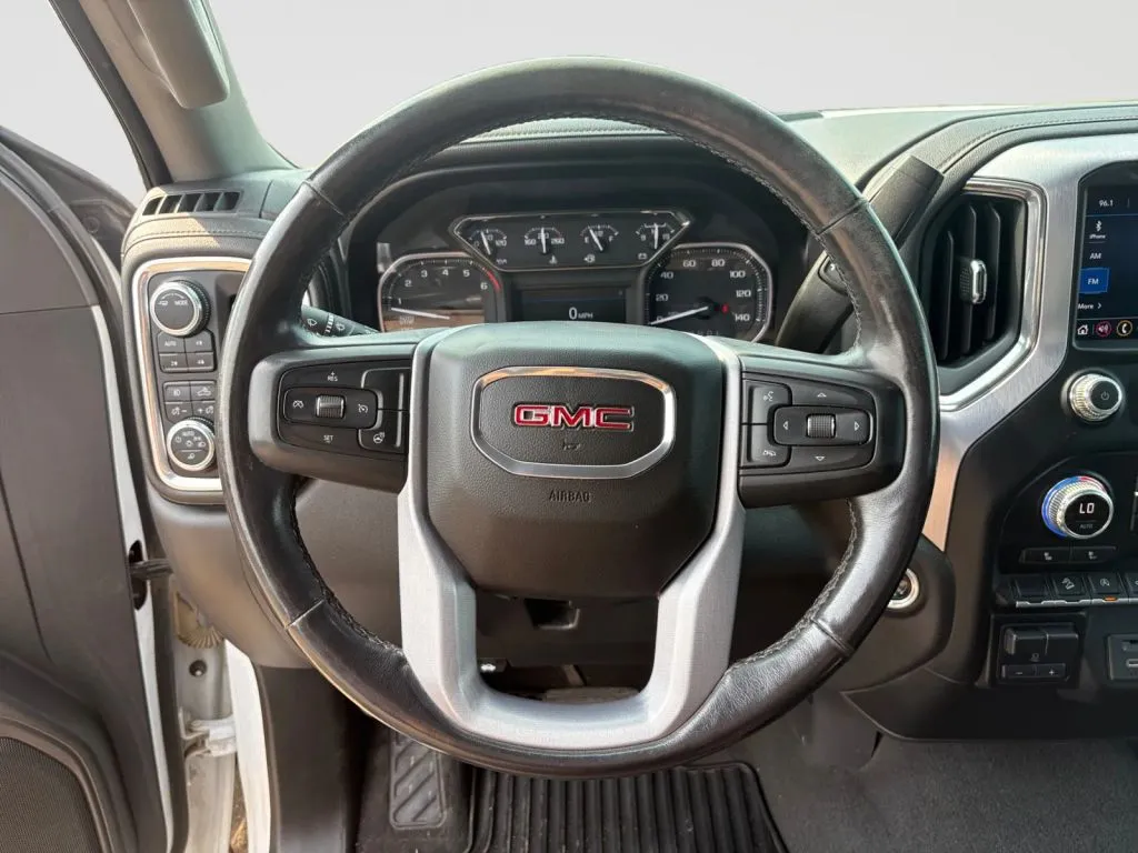 GMC Sierra photo 11