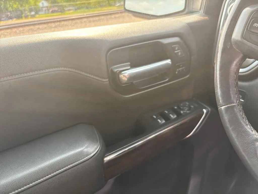 GMC Sierra photo 17