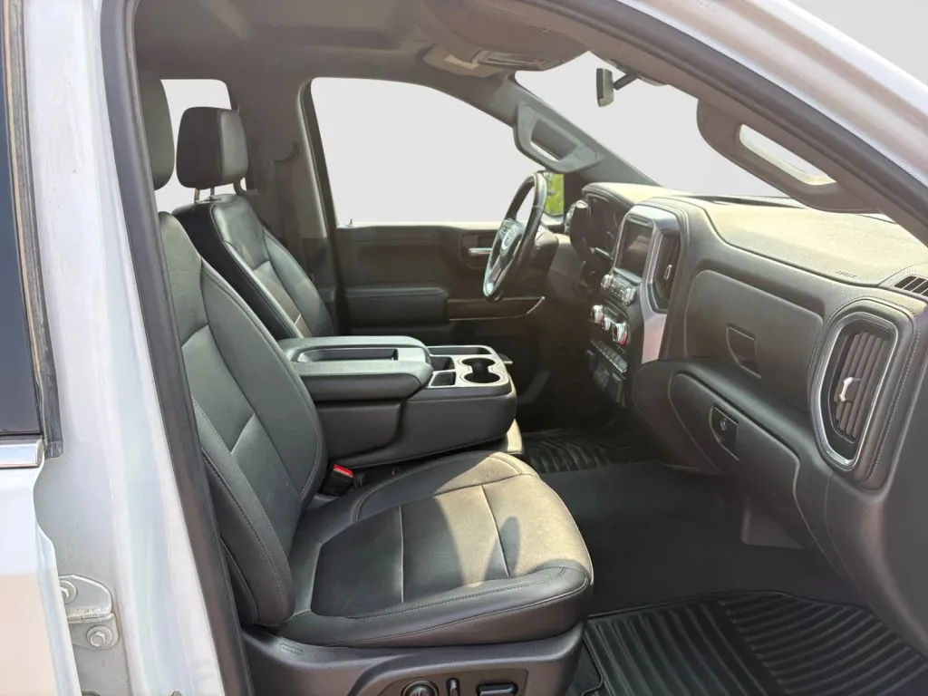 GMC Sierra photo 15
