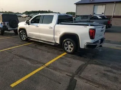 More photos of 2021 GMC Sierra 1500 Crew Cab SLT Pickup 4D 5 3/4 ft at Lunde Auto Sales Center, MN