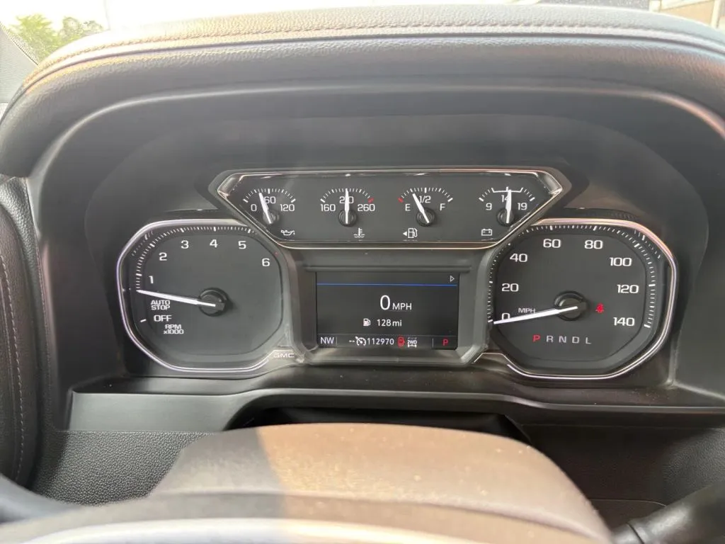 GMC Sierra photo 16