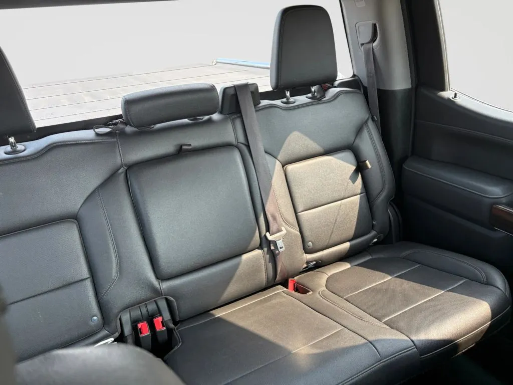 GMC Sierra photo 18