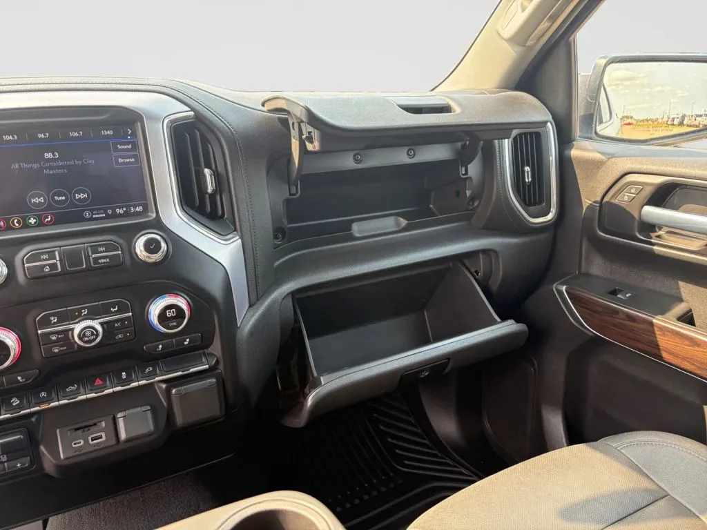 GMC Sierra photo 14