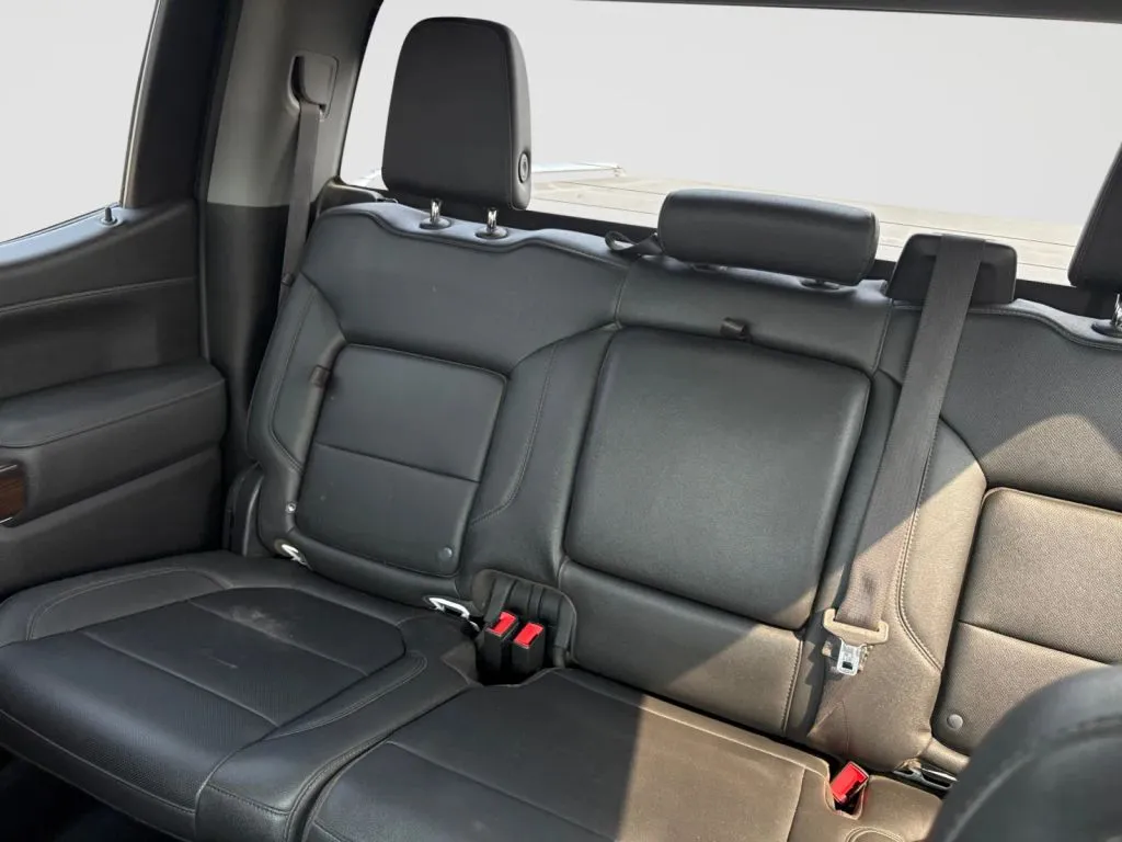 GMC Sierra photo 13