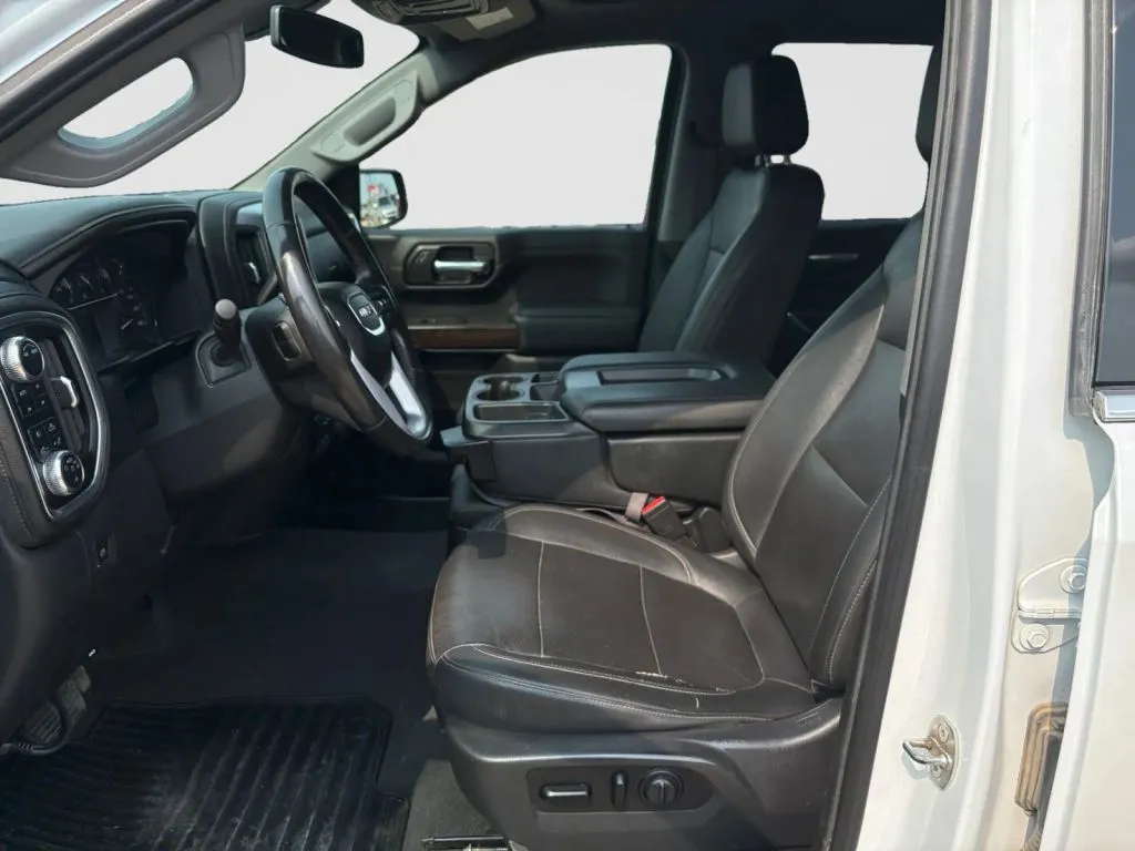 GMC Sierra photo 10