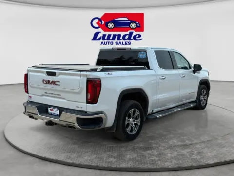 More photos of 2021 GMC Sierra 1500 Crew Cab SLT Pickup 4D 5 3/4 ft at Lunde Auto Sales Center, MN