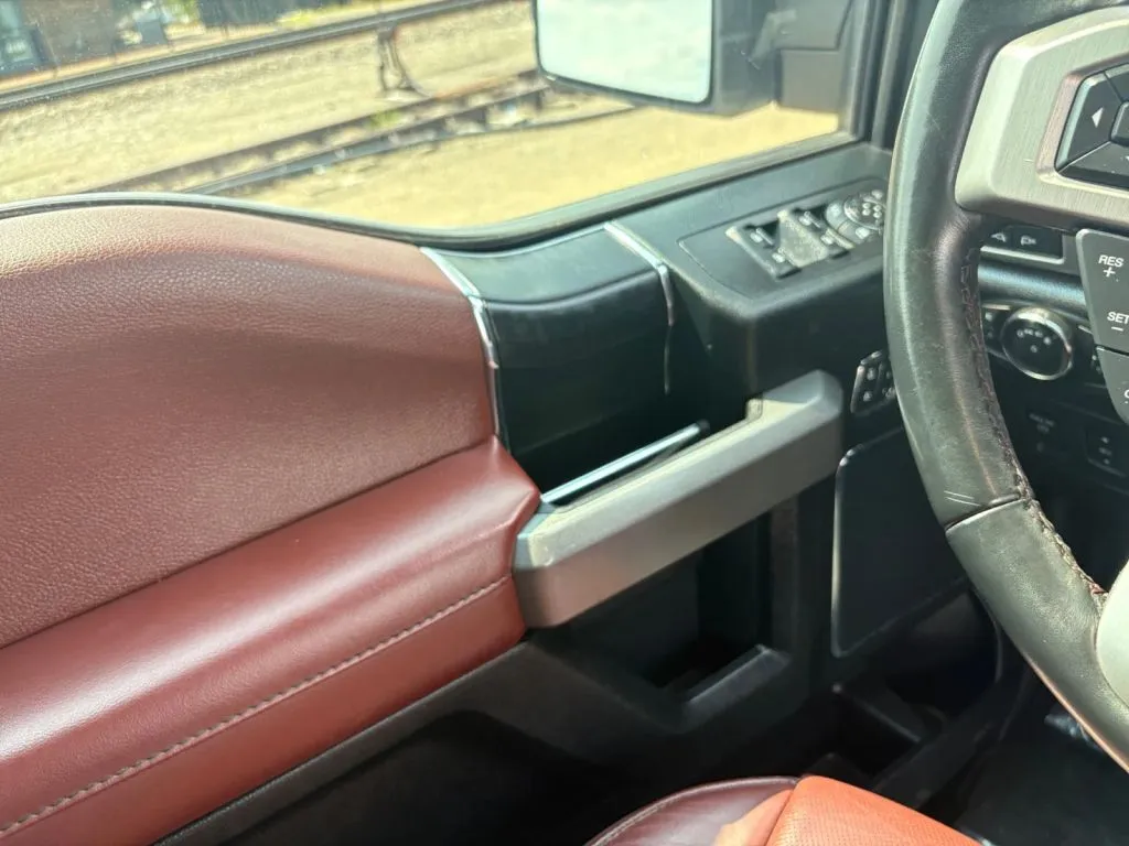 Ford F-150 photo 17
