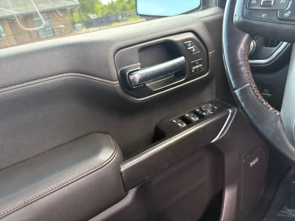 GMC Sierra photo 17