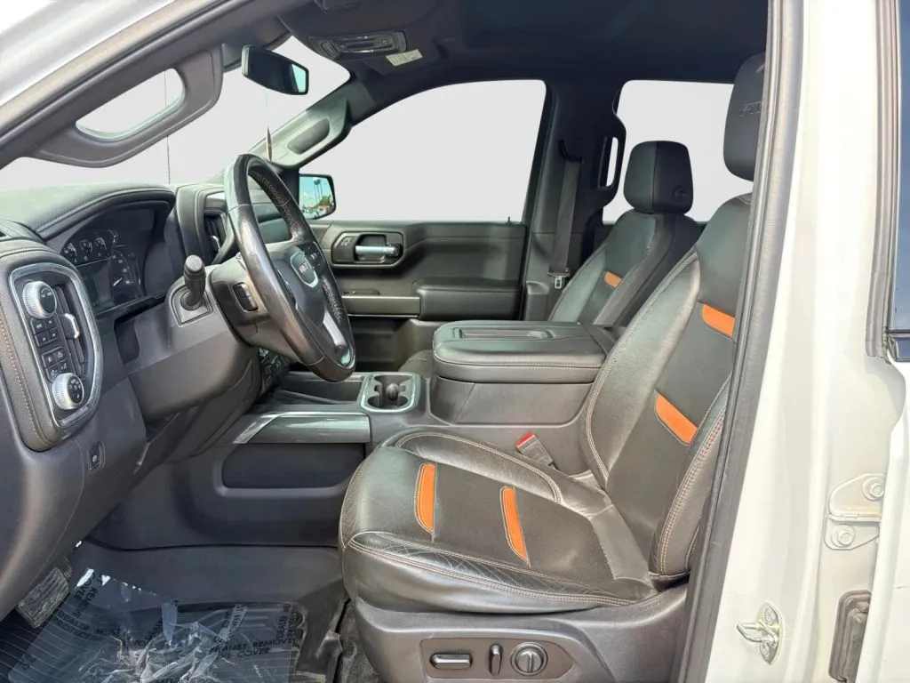 GMC Sierra photo 10