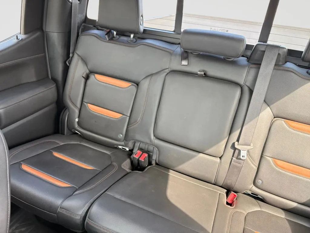 GMC Sierra photo 13