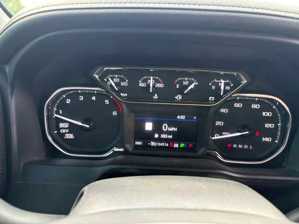 GMC Sierra photo 16