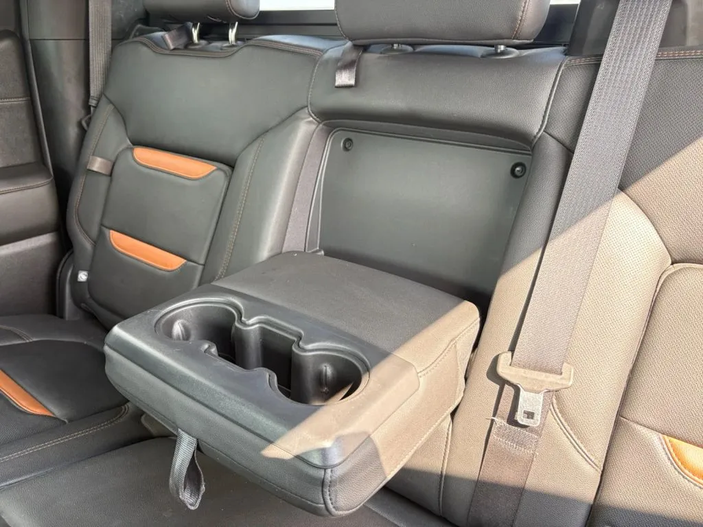 GMC Sierra photo 24