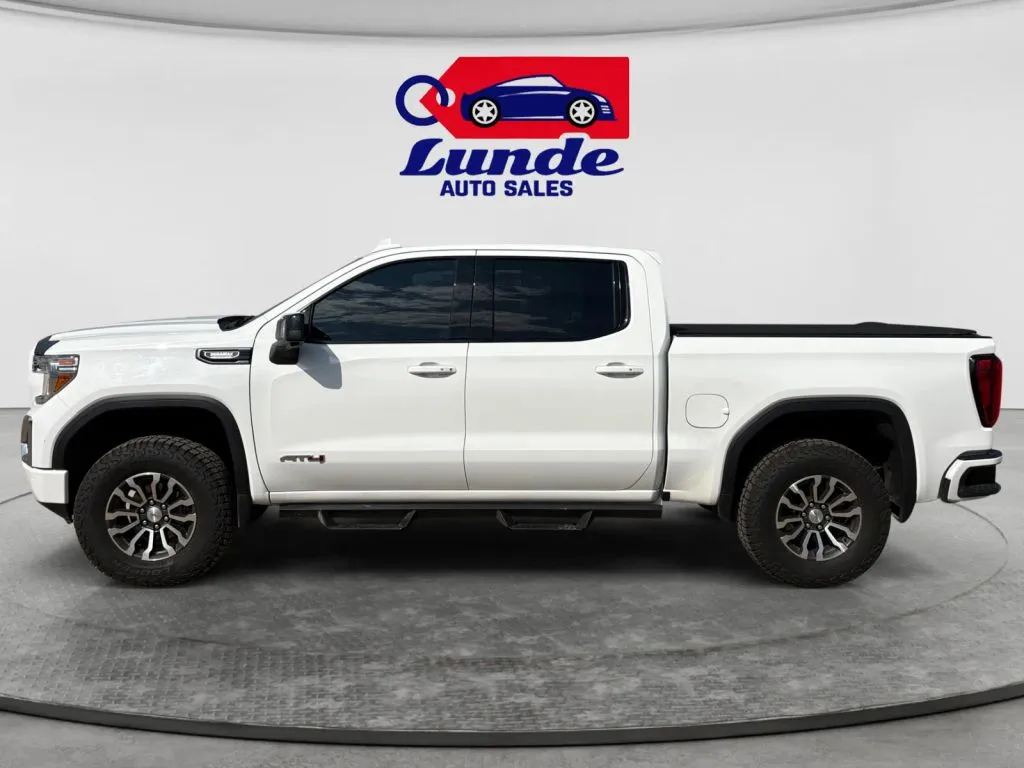 GMC Sierra photo 2
