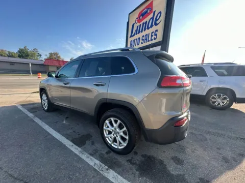 More photos of 2017 Jeep Cherokee Latitude Sport Utility 4D at Lunde Auto Sales Center, MN