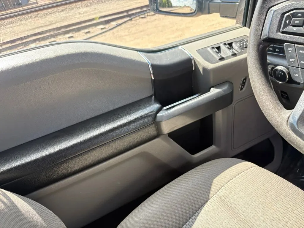 Ford F-150 photo 17