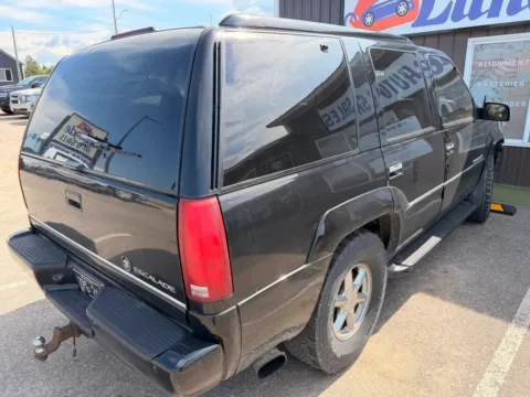More photos of 1999 Cadillac Escalade Sport Utility 4D at Lunde Auto Sales Center, MN