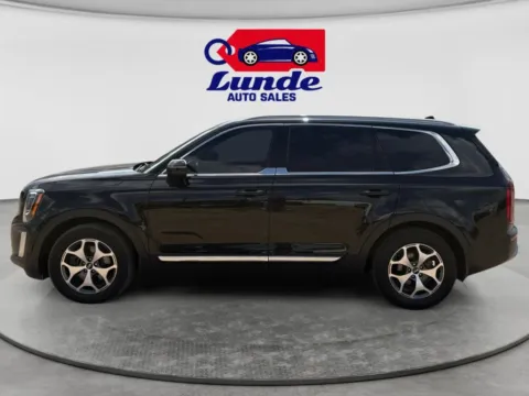 Photos of 2020 Kia Telluride EX Sport Utility 4D for sale in Wadena, MN at Lunde Auto Sales Center