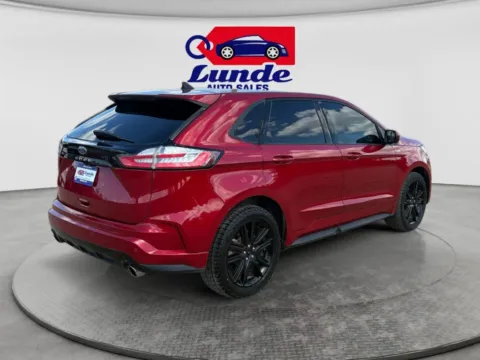 More photos of 2021 Ford Edge ST-Line Sport Utility 4D at Lunde Auto Sales Center, MN
