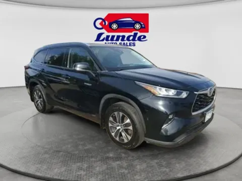 Photos of 2020 Toyota Highlander Hybrid XLE Sport Utility 4D for sale in Wadena, MN at Lunde Auto Sales Center
