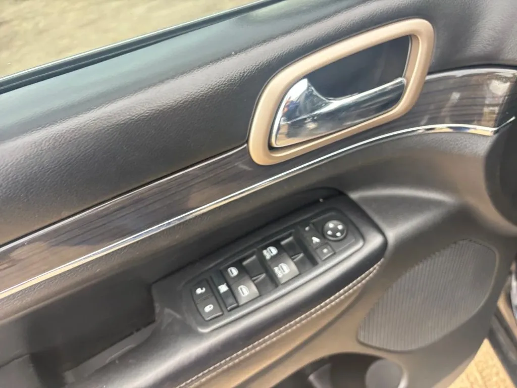 Jeep Grand Cherokee photo 17