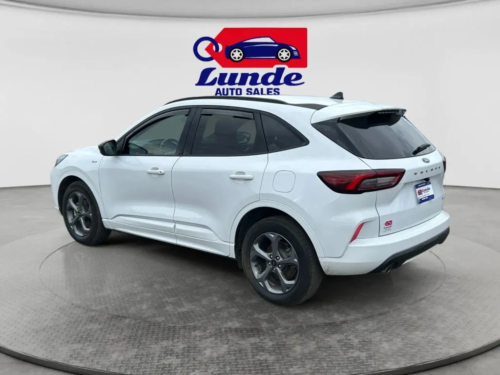 Ford Escape photo 3