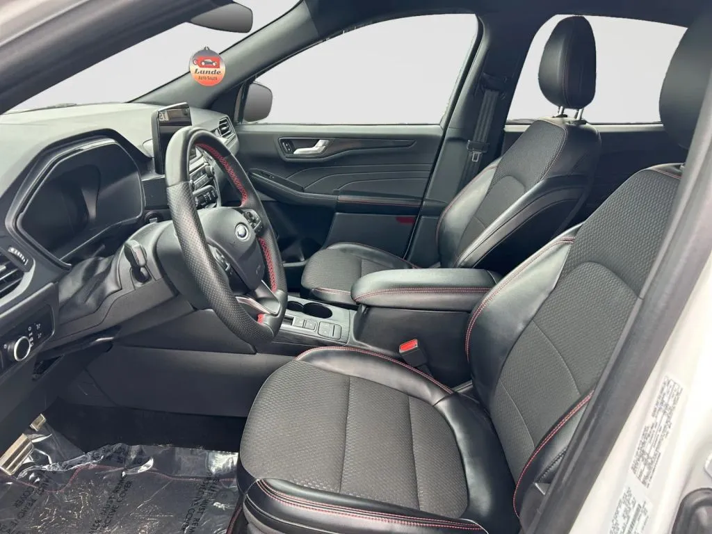 Ford Escape photo 10