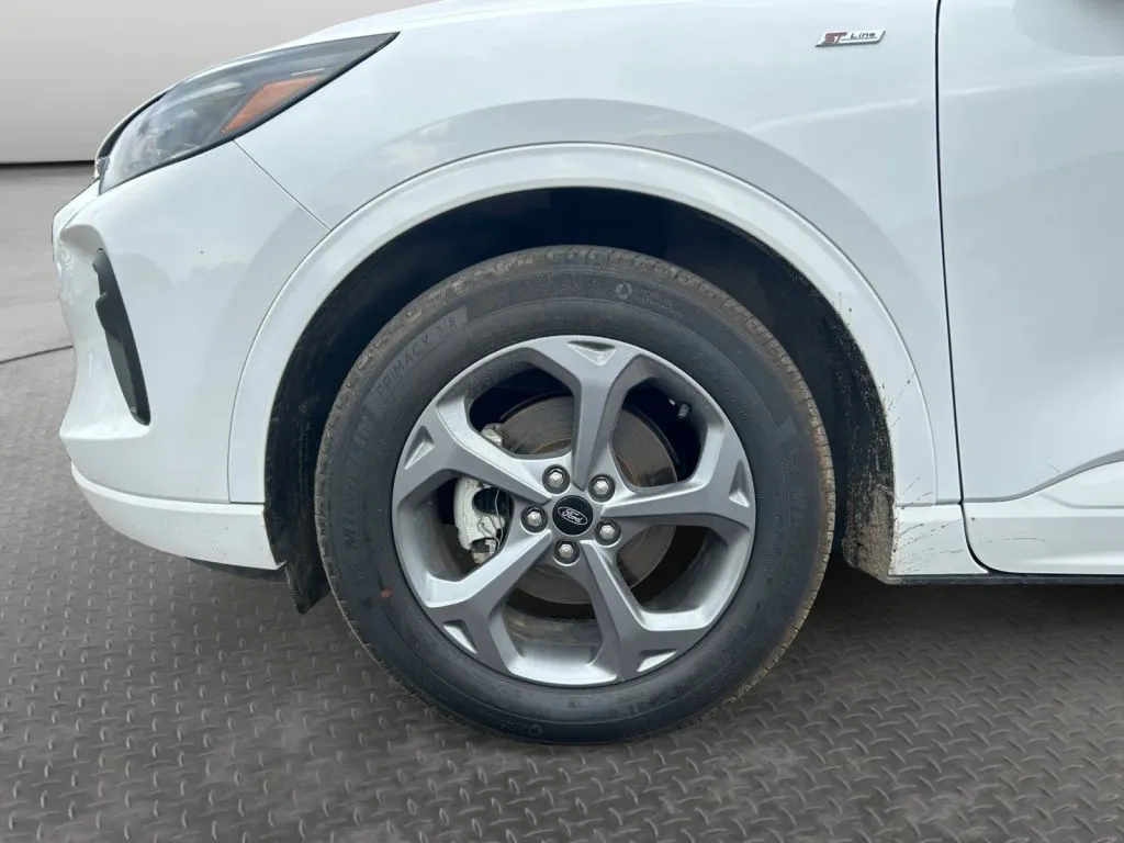 Ford Escape photo 9
