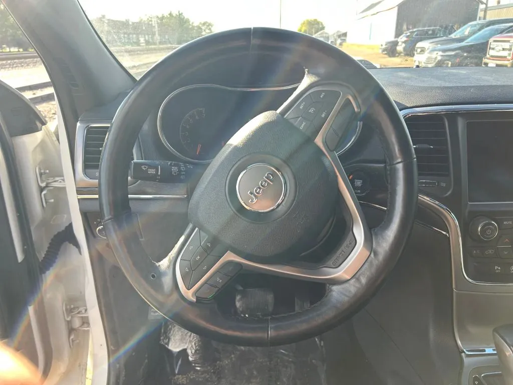 Jeep Grand Cherokee photo 11