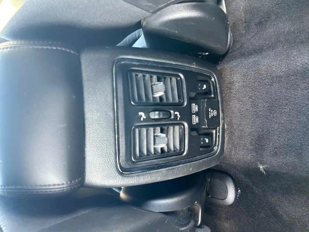 Jeep Grand Cherokee photo 23
