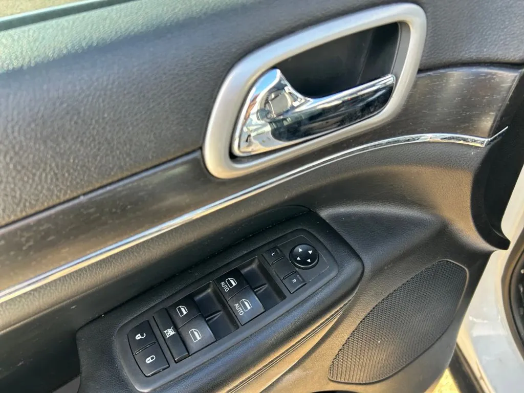 Jeep Grand Cherokee photo 17