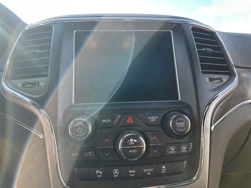 Jeep Grand Cherokee photo 21