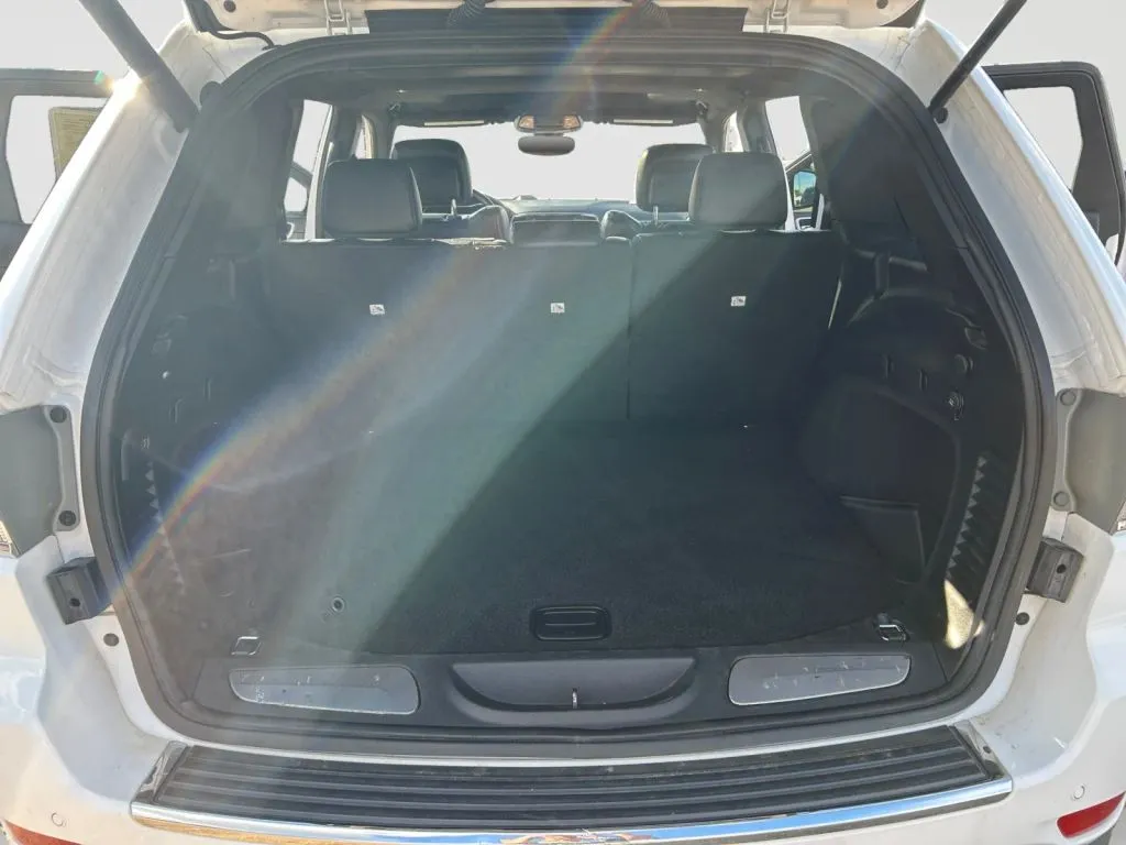 Jeep Grand Cherokee photo 19