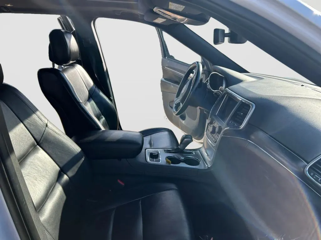 Jeep Grand Cherokee photo 15