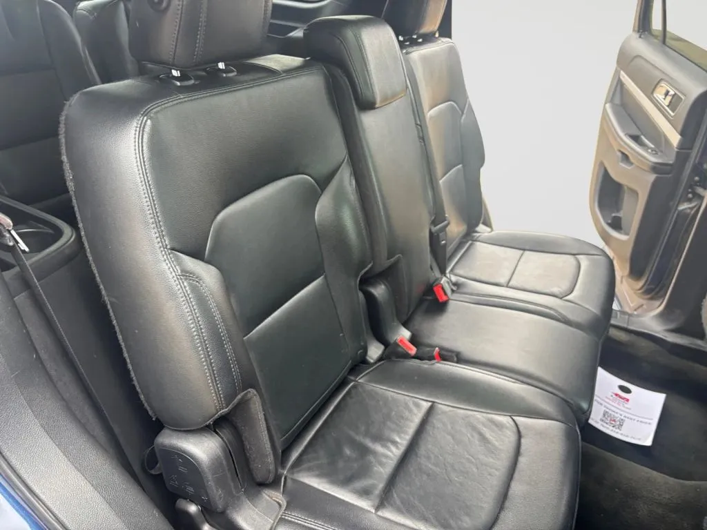 Ford Explorer photo 18