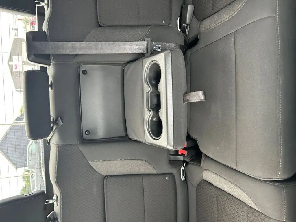 GMC Sierra photo 25