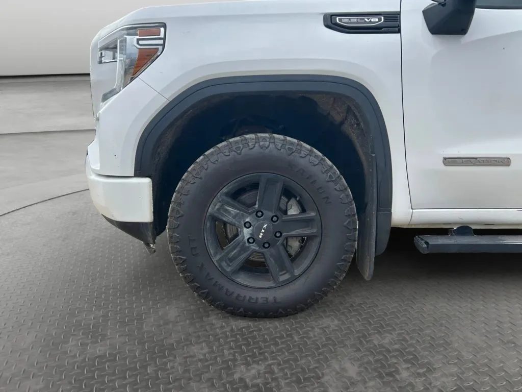 GMC Sierra photo 9
