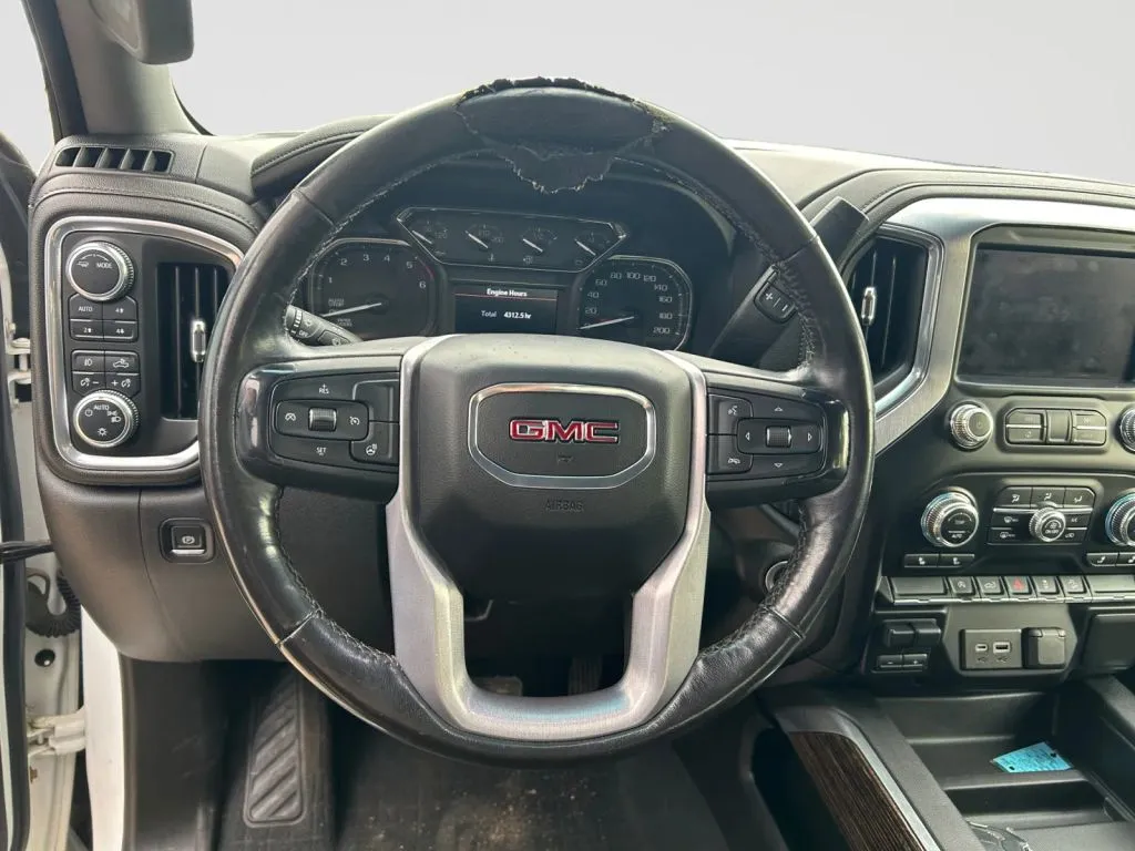 GMC Sierra photo 11